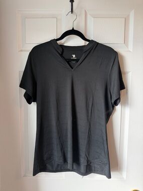 F&F Black Women's Short Sleeve V-Notch Top